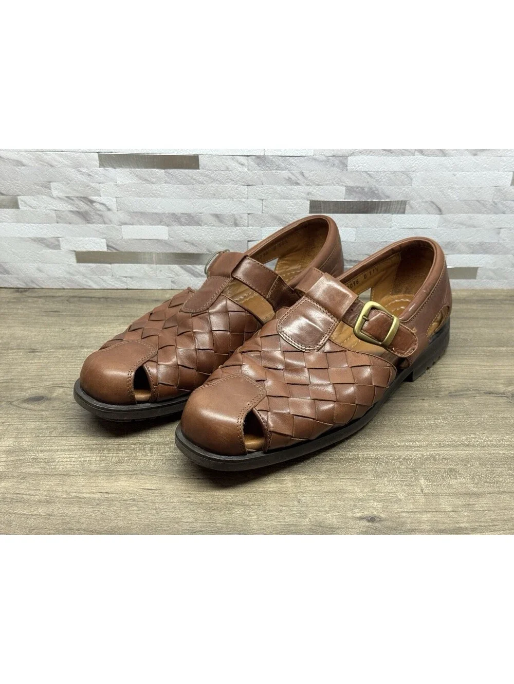 Allen Edmonds Tivoli Fisherman’s Sandals Brown Men’s 11.5 D Summer Vibram Italy